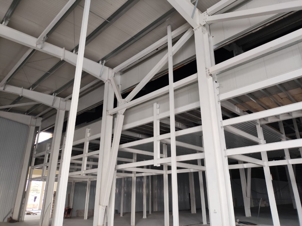 Təhvil verilmiş anbarın metal karkası